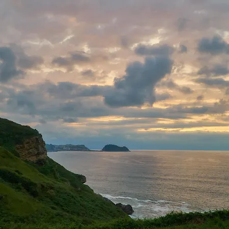 Beachside Surf Camp * Zarautz